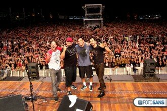 Raimundos - o vocalista Digão dedicou música e encerrou o show na Pedreira Paulo Leminski, em Curitiba, usando a nossa camiseta!